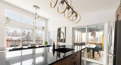 Huge modern chalet with spa and lake access