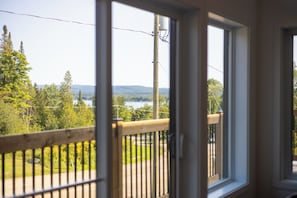 Interior - Huge modern chalet with spa and lake access (Saint-Gabriel-de-Brandon)