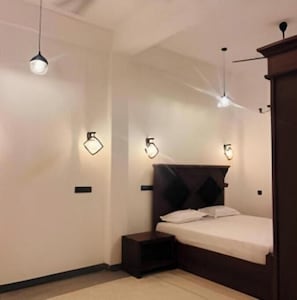 1 habitación, wifi y ropa de cama