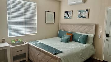 1 bedroom, iron/ironing board, internet, bed sheets