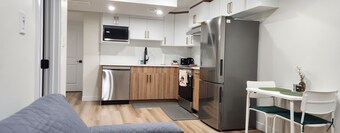 7 minutes to West Edmonton Mall! Entire basement suite in West Edmonton