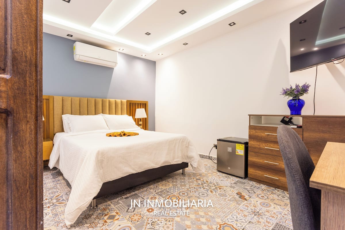 Luxury Double Room | In-room safe, laptop workspace, blackout drapes, free WiFi