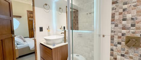 Deluxe Double Room | In-room safe, laptop workspace, blackout drapes, soundproofing