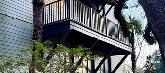 The Executive @ The Pullman House, Downtown Ocean Springs Condo w/ Pool