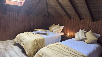 4 bedrooms, free WiFi, bed sheets