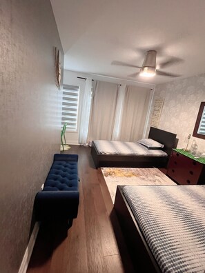 3 bedrooms, iron/ironing board, WiFi, bed sheets