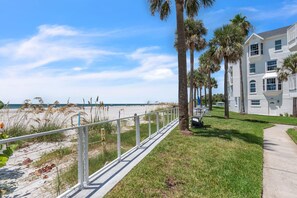 House, 2 Queen Beds (Sunset Reef 112) | Property grounds