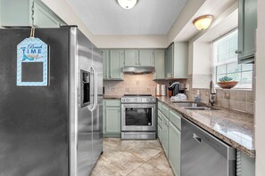 Casa, 2 camas Queen size (Sunset Reef 112) | Cocina privada