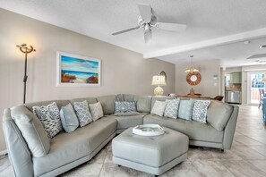 Casa, 2 camas Queen size (Sunset Reef 112) | Área de sala de estar