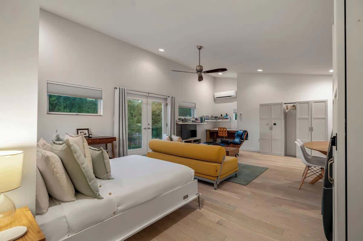 4 soverom, safe på rommet, skrivebord og strykejern/-brett