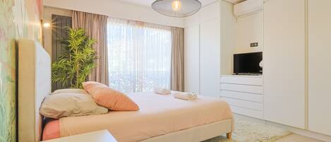 2 bedrooms, iron/ironing board, free WiFi