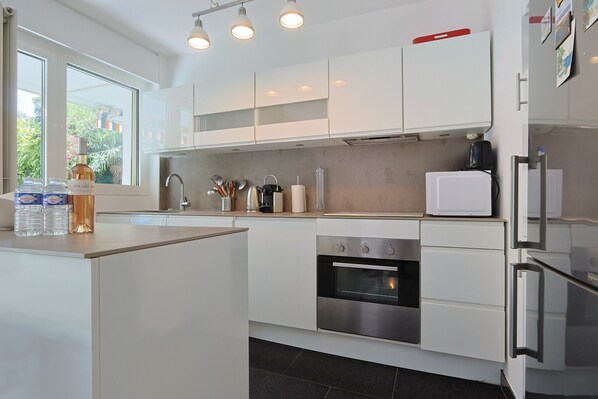 Fridge, microwave, oven, dishwasher