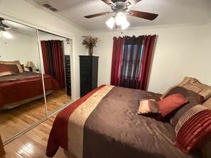 3 bedrooms, iron/ironing board, bed sheets