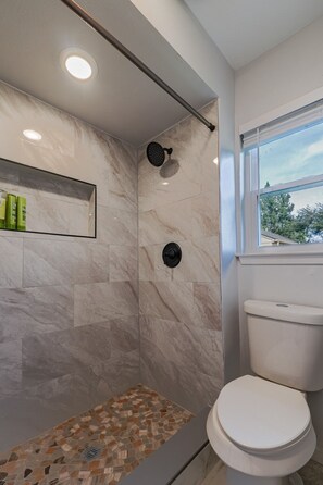 Shower, hair dryer, towels, soap - Beautiful home with backyard (Flower Mound)