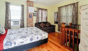 1 bedroom, iron/ironing board, free WiFi, bed sheets