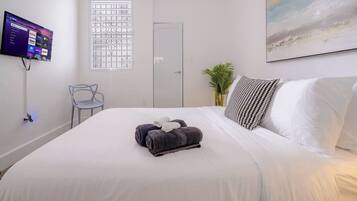 3 chambres, coffres-forts dans les chambres, bureau