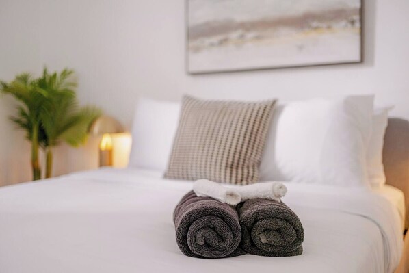 3 bedrooms, in-room safe, desk, iron/ironing board