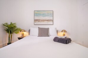 3 bedrooms, in-room safe, desk, iron/ironing board