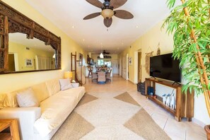 Smart TV - Sunrise 7 - 2 Bedroom, Ocean View Condo (Tamarindo)