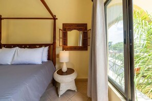 2 bedrooms, iron/ironing board, travel cot, free WiFi