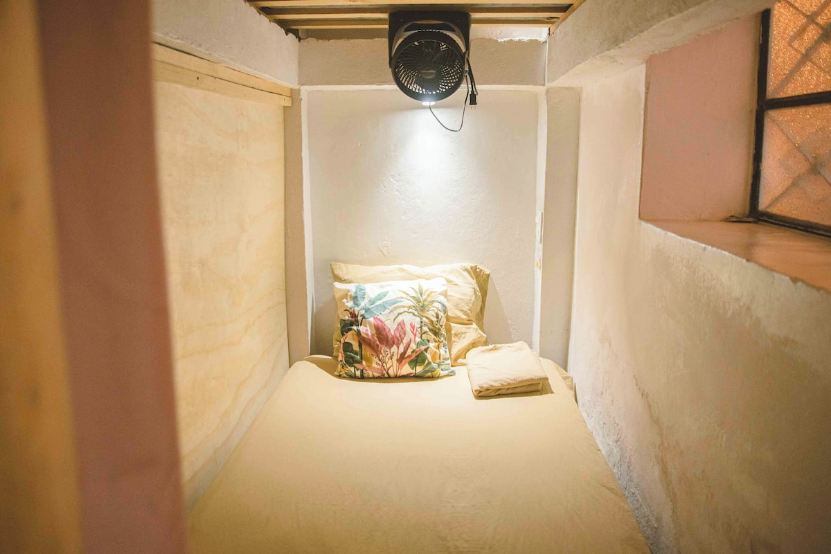 Capsule