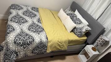 2 dormitorios, tabla de planchar con plancha, wifi gratis y ropa de cama