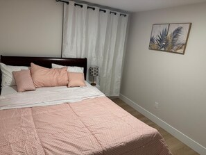 2 Schlafzimmer, Schreibtisch, Bügeleisen/Bügelbrett, kostenloses WLAN