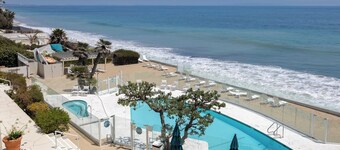 Oceanfront Gem w/ Balcony, Pool, Hot Tub & Carbon Beach Access Bluewater Haven by Avantstay
