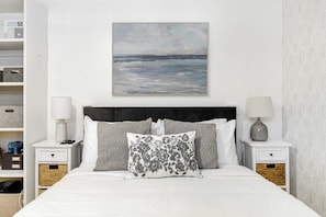 Apartment (2 Bedrooms) | Interior - Oceanfront Gem w/ Balcony, Pool, Hot Tub & Carbon Beach Access Bluewater Haven by Avantstay (Malibu)