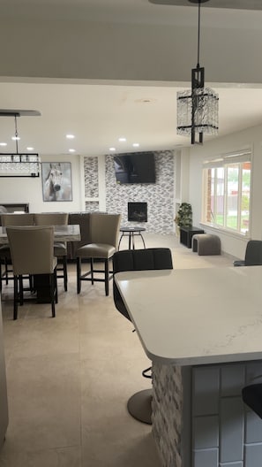 Dining - Charming 4-bedroom house with AC in Gallup (Gallup)