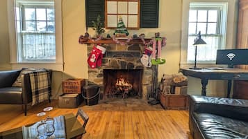 Televisión, chimenea