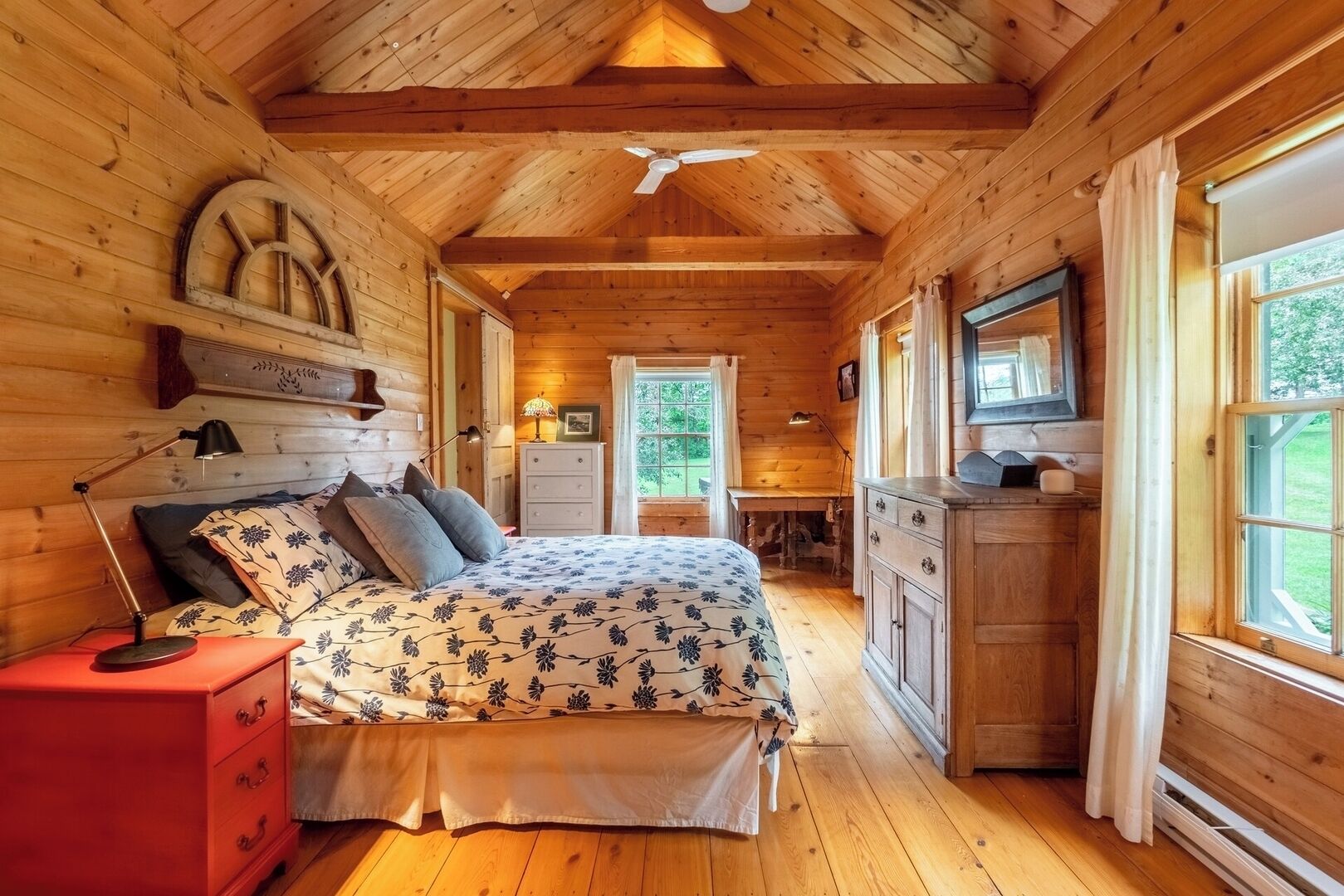 3 habitaciones, tabla de planchar con plancha, cuna de viaje y wifi 