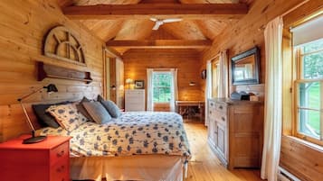 3 bedrooms, iron/ironing board, travel cot, WiFi