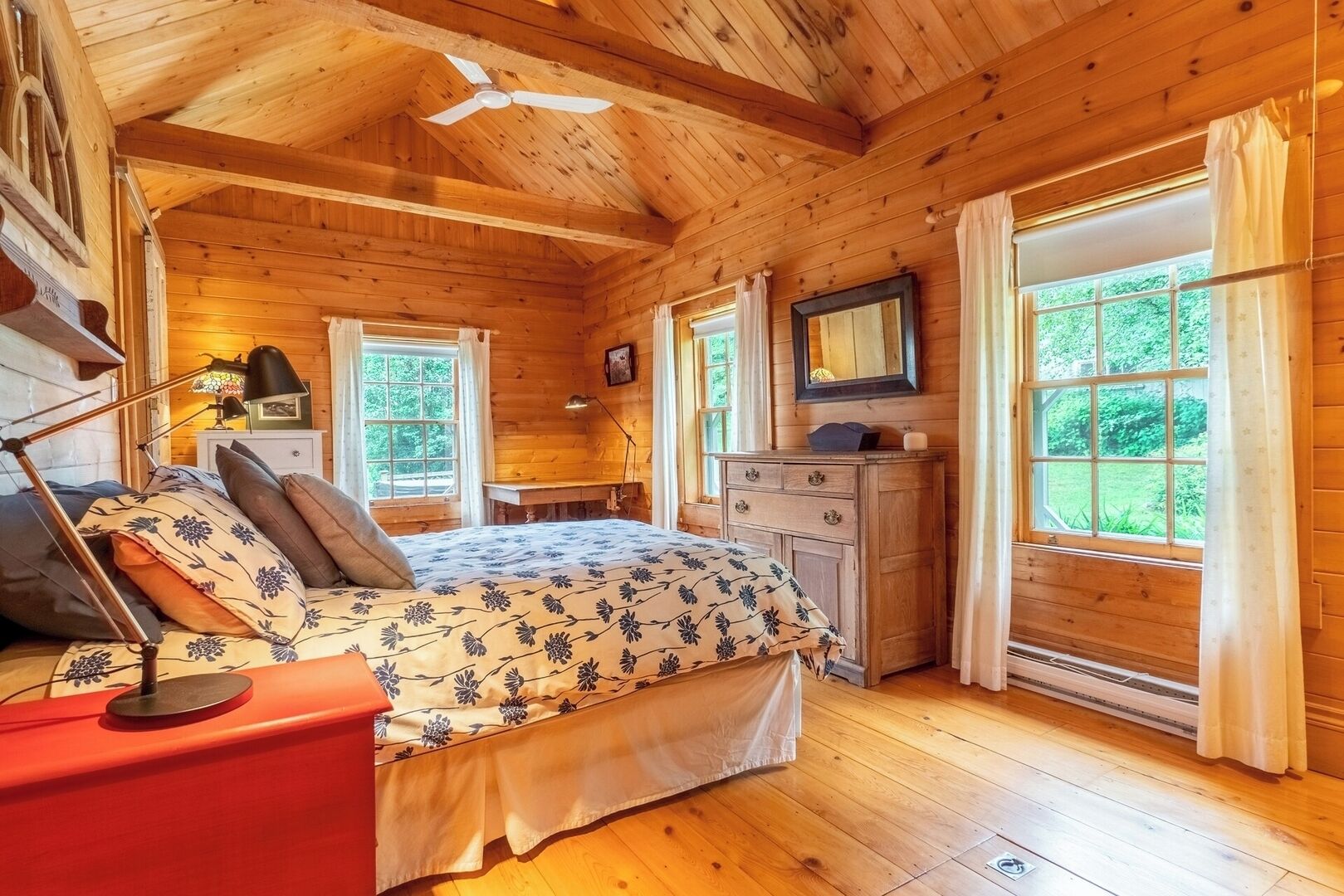 3 bedrooms, iron/ironing board, travel cot, WiFi