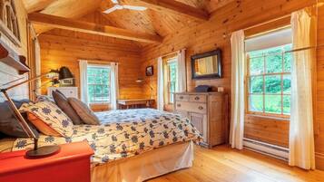 3 bedrooms, iron/ironing board, travel cot, WiFi