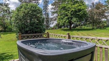 Bain à remous extérieur