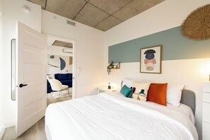 2 bedrooms, iron/ironing board, WiFi, bed sheets - Le St-Laurent | Parking | Pool and BBQ | AC (Québec City)