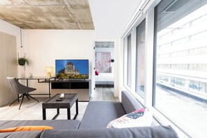 TV - The Citadel | 2 Parking | Pool and BBQ | Office and AC (Québec)