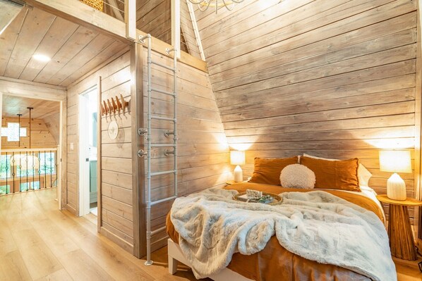 3 bedrooms, desk, free WiFi, bed sheets