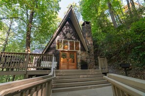 Exterior - Cozy A-Frame Retreat (Gatlinburg)