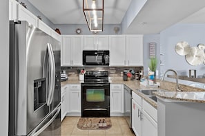 Condo, 1 King Bed with Sofa bed (Palms Resort #2307 JR 2BR) | Private kitchen