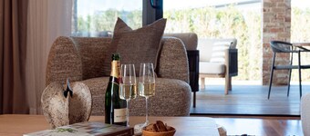 Holiday Crescent – Spacious, stylish retreat with pool, perfect