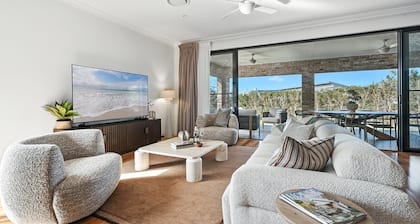 Holiday Crescent – Spacious, stylish retreat with pool, perfect