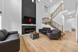 TV, fireplace