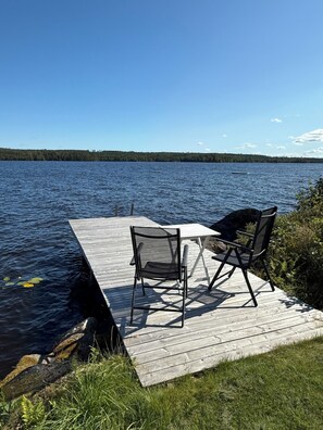 Property grounds - Unique accommodation in tranquility with stunning lake views! (Sjuhult)
