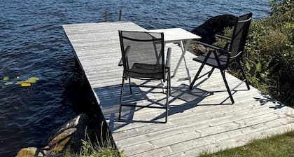 Unique accommodation in tranquility with stunning lake views!