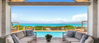 Oceanfront 5BR Luxury Villa with Heated Infinity Pool Hammocks and Ocean Bar