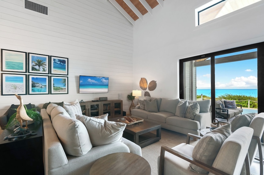 Villa Oceania: 5-star Oceanfront 5br Luxury Villa With Infinity Pool - Exuma