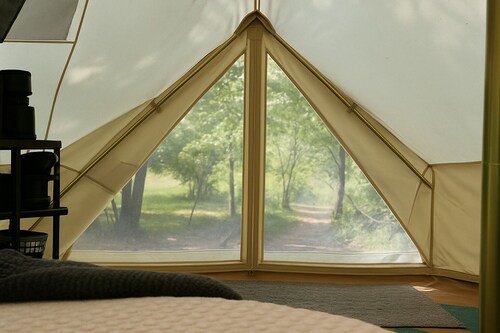 Secret Sycamore– Private Stargazing Glamping Tent with Fire Pit & Open Skies