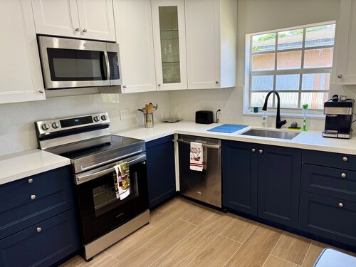 Spacious 3 Bedroom House With Backyard